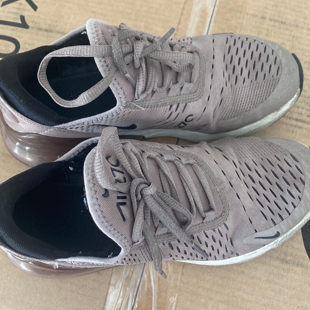 Nike air max 270 taupe color
